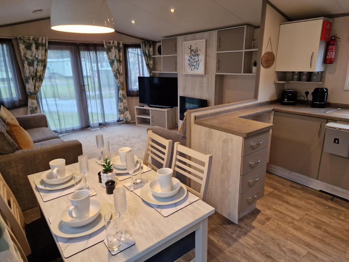 Billing Aquadrome- Bird Lake Pastures Holiday Caravan Sleep 6 Northampton Exterior photo